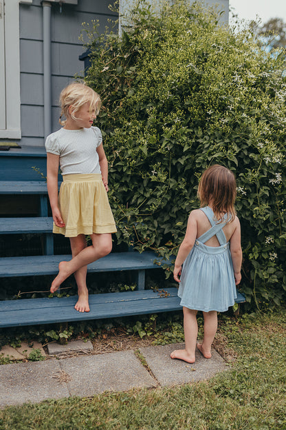 Beaufort Tee | Cornflower Tulips