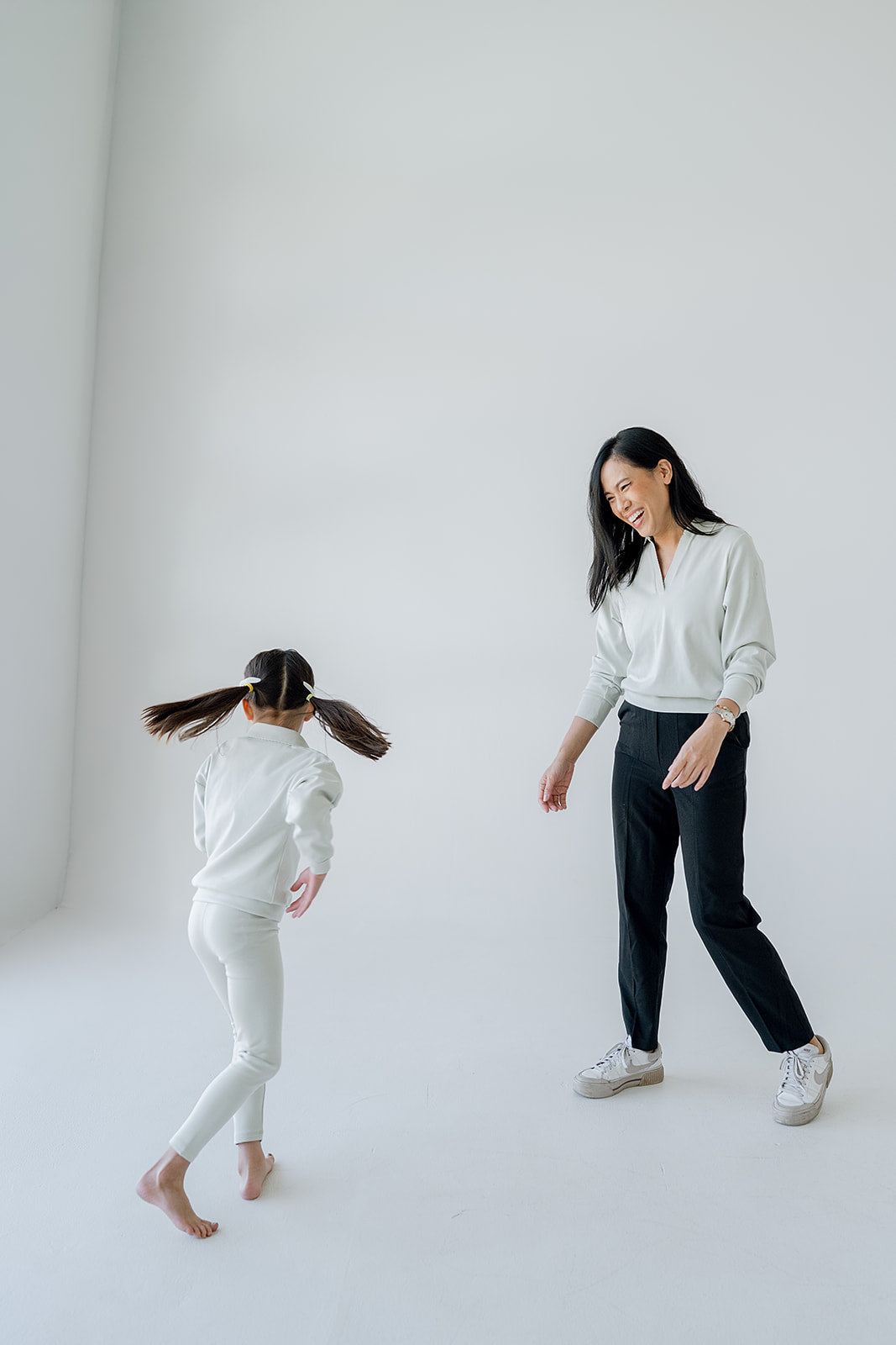 Women's Scallop Collared Pullover | Glacier