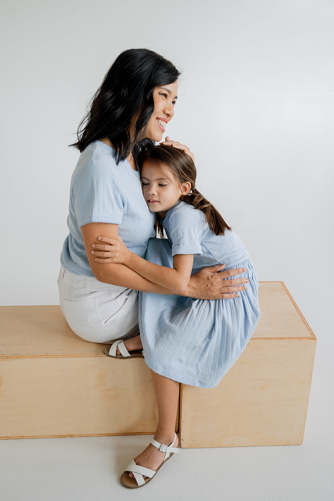 Women's V-Neck Tee | Cornflower Blue Pointelle